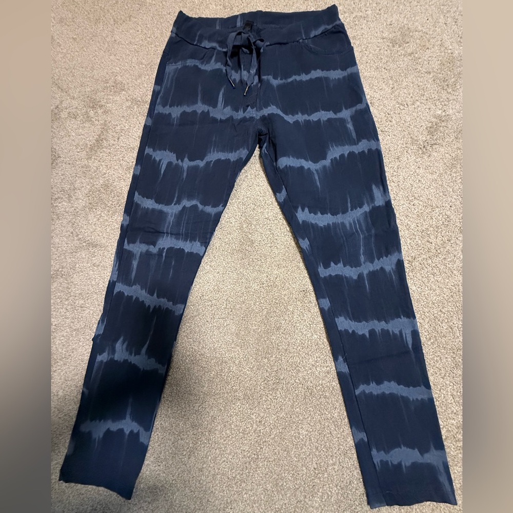 NWOT Stylish Blue Tie-Dye Skinny Pants - Picture 2 of 6